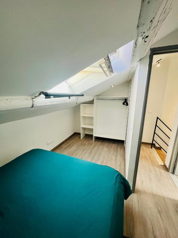 Superbe Duplex Design Neuf 2 Chambres, Climatise Confort, Facile D,acces Stationnement Gratuit Appartement *