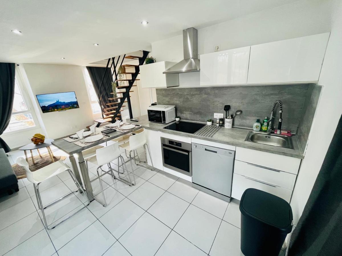 Appartement Superbe Duplex Design Neuf 2 Chambres, Climatise Confort, Facile D,acces Stationnement Gratuit *