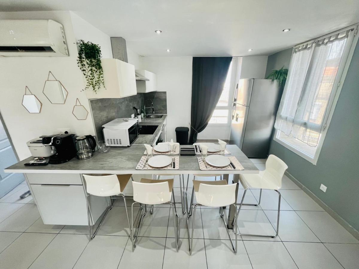 Superbe Duplex Design Neuf 2 Chambres, Climatise Confort, Facile D,acces Stationnement Gratuit Appartement Marseille