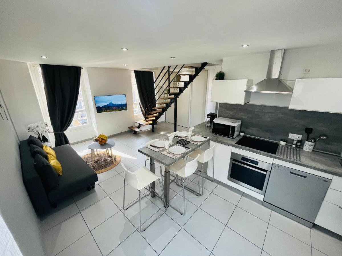 Superbe Duplex Design Neuf 2 Chambres, Climatise Confort, Facile D,acces Stationnement Gratuit Marseille
