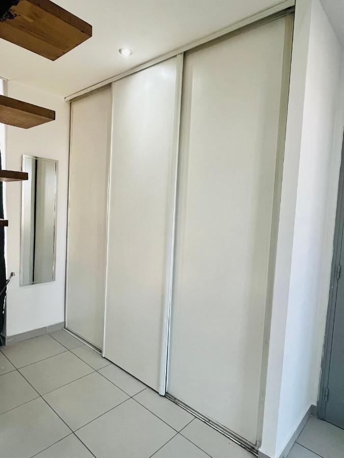 Appartement Superbe Duplex Design Neuf 2 Chambres, Climatise Confort, Facile D,acces Stationnement Gratuit Marseille