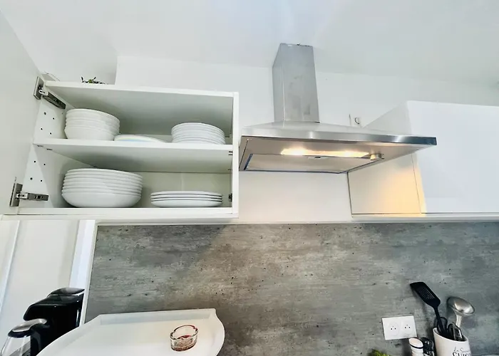 Superbe Duplex Design Neuf 2 Chambres, Climatise Tout Confort, Facile D,Acces Stationnement Gratuit