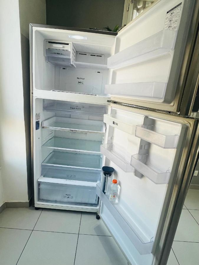 Superbe Duplex Design Neuf 2 Chambres, Climatise Confort, Facile D,acces Stationnement Gratuit Apartment *
